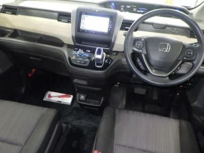 HONDA FREED HYBRID