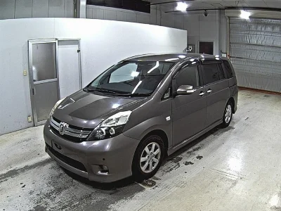 TOYOTA ISIS