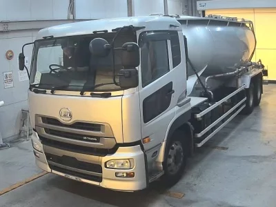 NISSAN UD