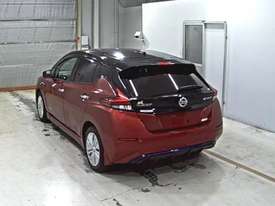 NISSAN LEAF