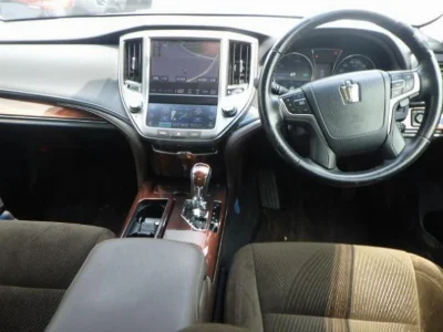TOYOTA CROWN HYBRID