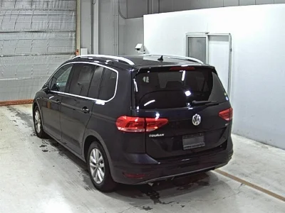VOLKSWAGEN GOLF TOURAN