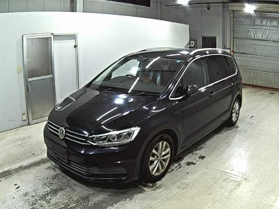 VOLKSWAGEN GOLF TOURAN