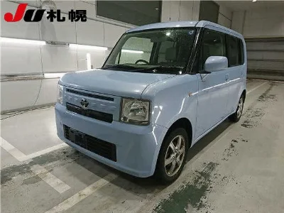 TOYOTA PIXIS SPACE