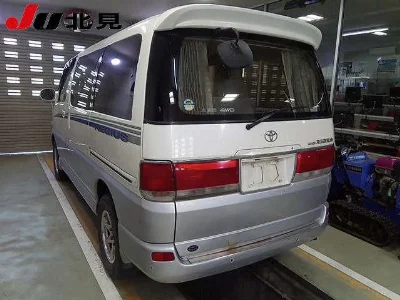 TOYOTA HIACE REGIUS