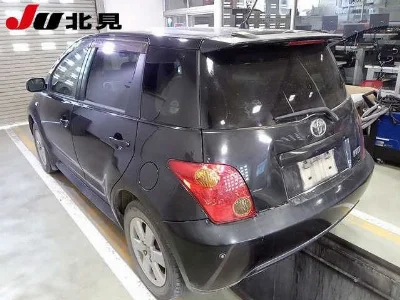 TOYOTA IST