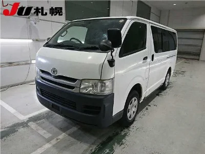 TOYOTA REGIUS VAN