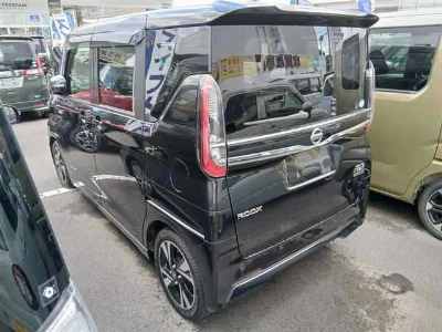 NISSAN ROOX