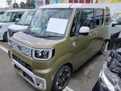 DAIHATSU WAKE