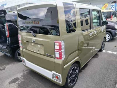 DAIHATSU WAKE
