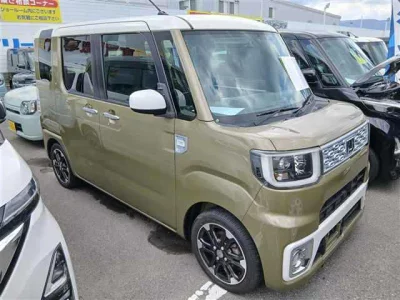 DAIHATSU WAKE