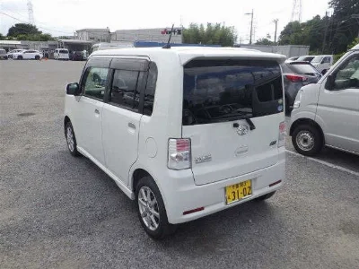 TOYOTA PIXIS SPACE