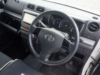 TOYOTA PIXIS SPACE