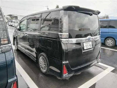 TOYOTA VOXY