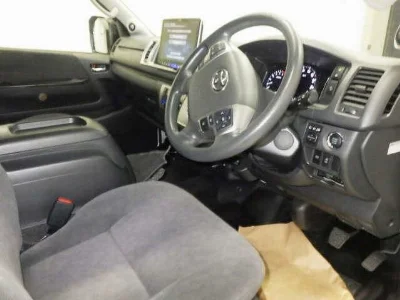TOYOTA HIACE WAGON