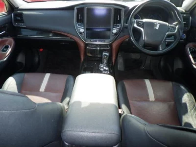 TOYOTA CROWN HYBRID