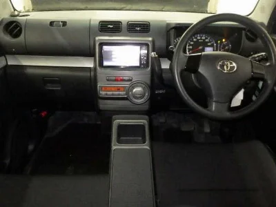 TOYOTA PIXIS SPACE