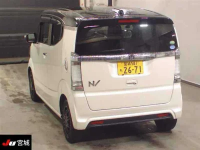 HONDA N-BOX SLASH
