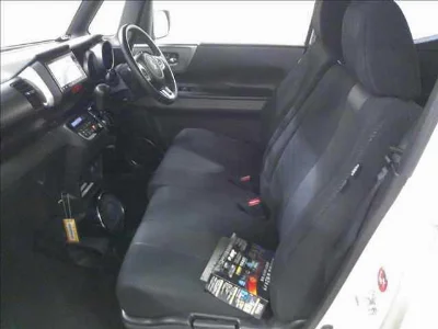 HONDA N-BOX SLASH