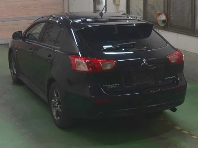 MITSUBISHI GALANT FORTIS SPORTBACK