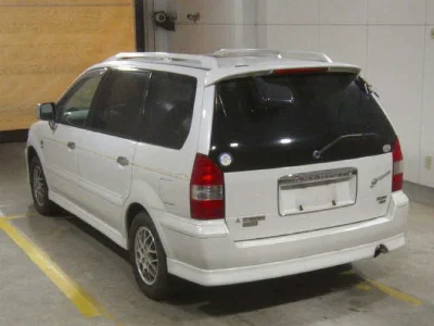 MITSUBISHI CHARIOT GRANDIS