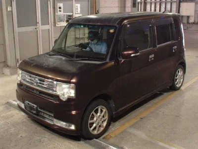 TOYOTA PIXIS SPACE