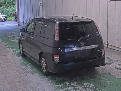 TOYOTA ISIS