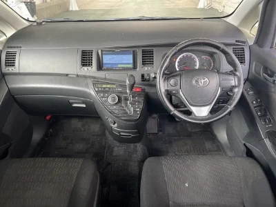 TOYOTA ISIS