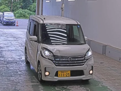 NISSAN DAYZ ROOX