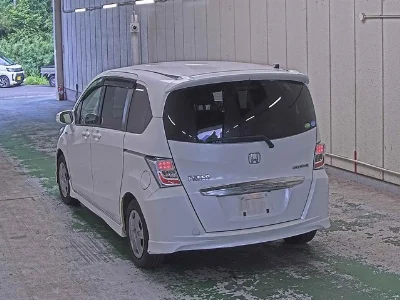 HONDA FREED HYBRID