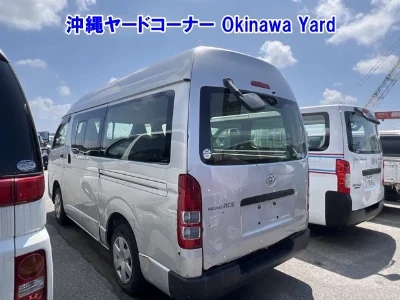 TOYOTA REGIUS ACE