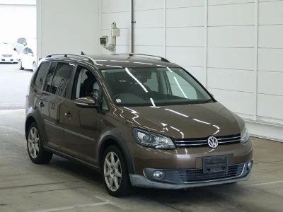VOLKSWAGEN GOLF TOURAN