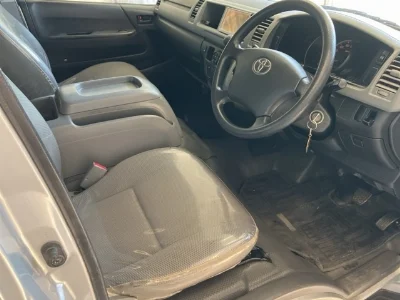 TOYOTA HIACE