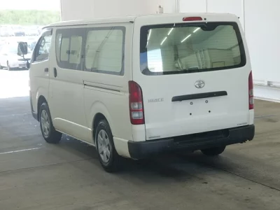 TOYOTA HIACE