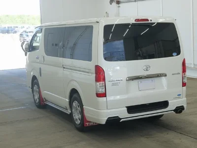 TOYOTA REGIUS ACE