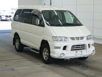 MITSUBISHI DELICA SPACE GEAR