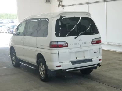 MITSUBISHI DELICA SPACE GEAR