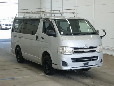 TOYOTA REGIUS ACE