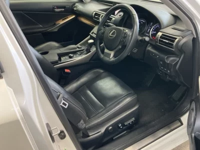 LEXUS IS