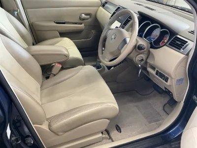 NISSAN TIIDA