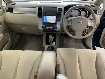 NISSAN TIIDA