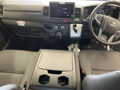 TOYOTA HIACE