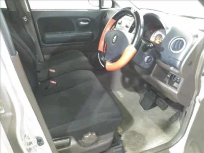 SUZUKI MRWAGON