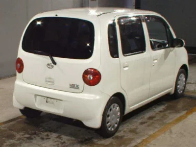 DAIHATSU MOVE LATTE