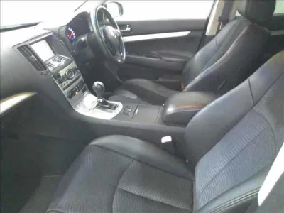 NISSAN SKYLINE