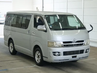 TOYOTA HIACE