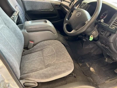 TOYOTA HIACE