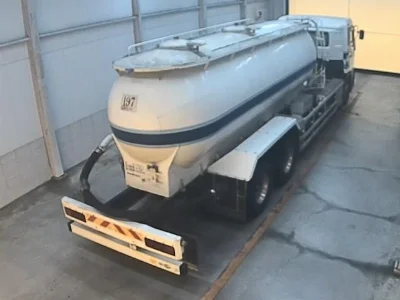 NISSAN UD