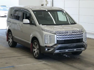 MITSUBISHI DELICA D:5