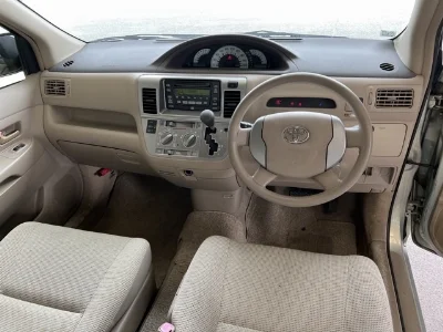 TOYOTA RAUM